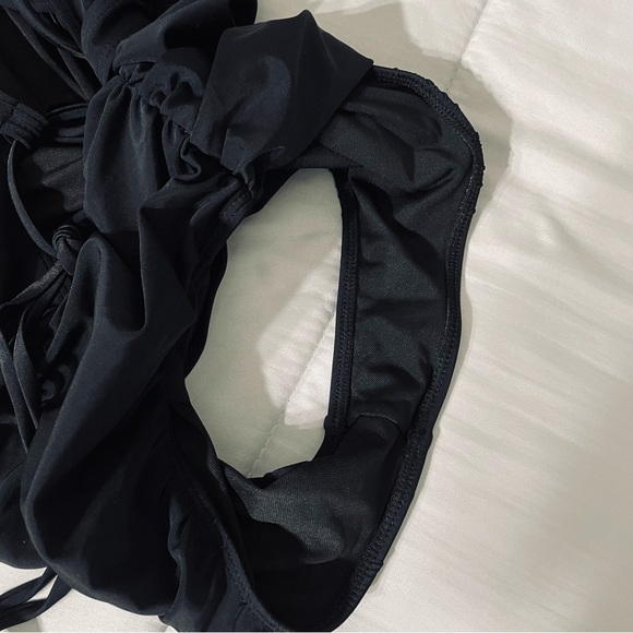 Criss-Cross back One piece Swimsuit - Picture 4 of 6